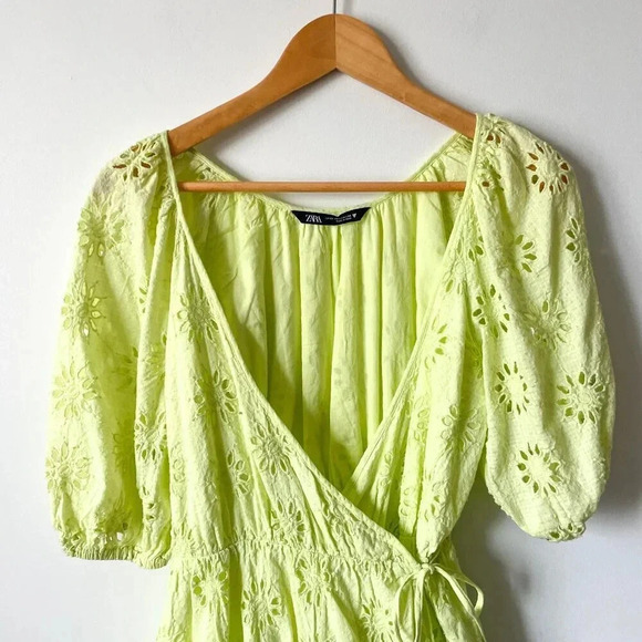 Zara Openwork Embroidery Eyelet Puff Sleeve Wrap Dress Size  XS - Picture 8 of 11